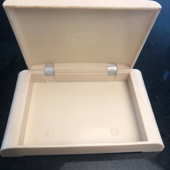 Fathers Day Find: Rare lucite box for someone who appreciates unique. - Picture 3 of 5